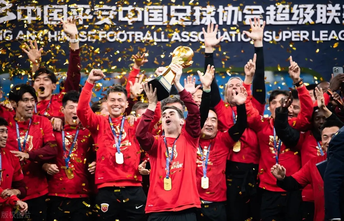 广州恒大备战国安，双雄过招争夺胜利的简单介绍